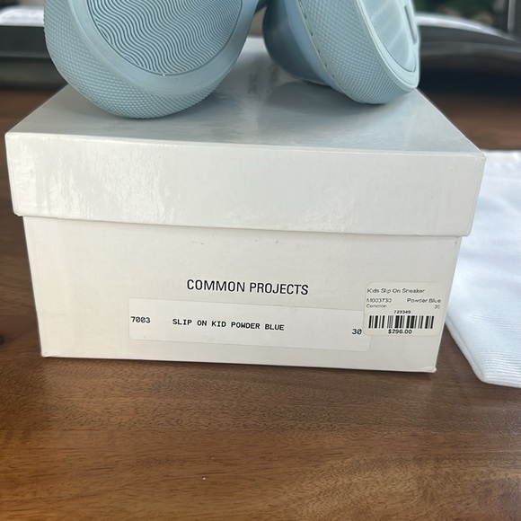 Common Projects kids slip on shoes in power blue - Picture 6 of 7